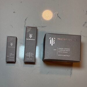 True Botanicals Kit (BRAND NEW) Radiance Oil , Sun Barrier, Ginger Turmeric Balm